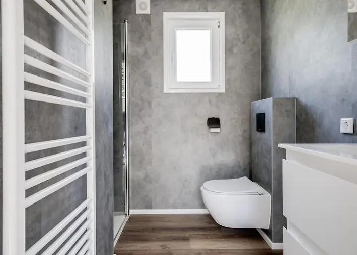 Modern Op De Veluwe Chalet *