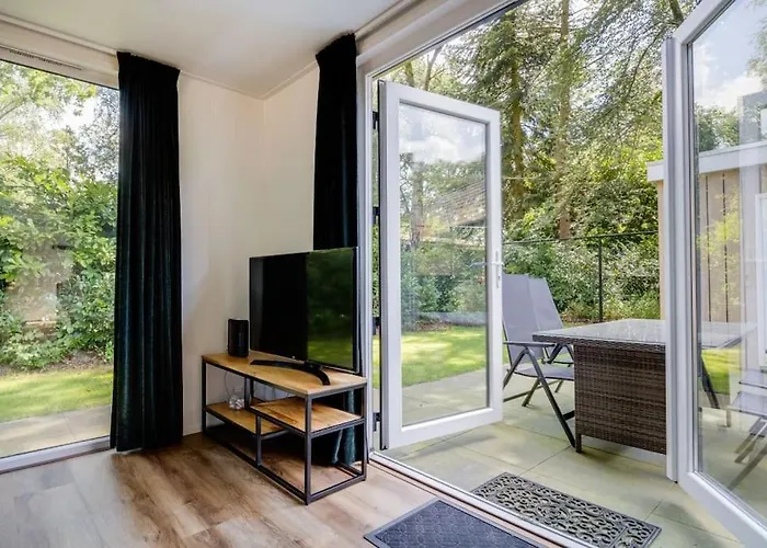 Modern Op De Veluwe Chalet *