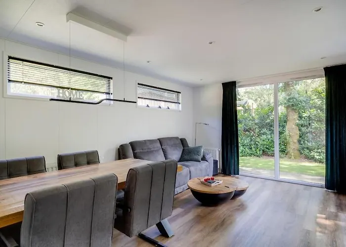 Modern Op De Veluwe Chalet