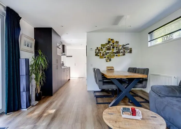 Modern Op De Veluwe Chalet *