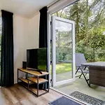 Modern Op De Veluwe Chalé *